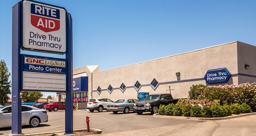 More Photos Of 100 China Grade Loop, Bakersfield Drugstore For Lease