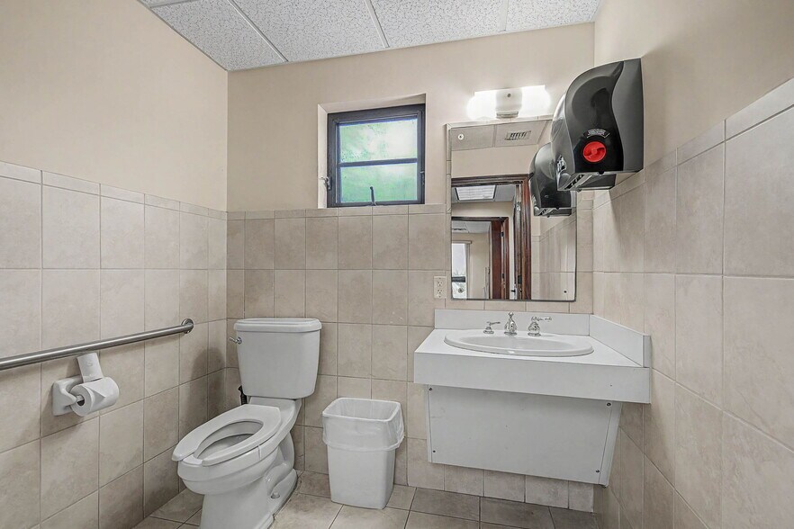 More Photos Of 9440 SW 77th Ave, Miami Office For Sale