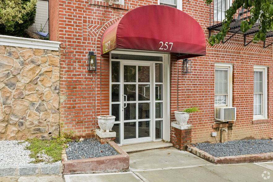 More Photos Of 257 E 238th St, Bronx Apartments For Sale