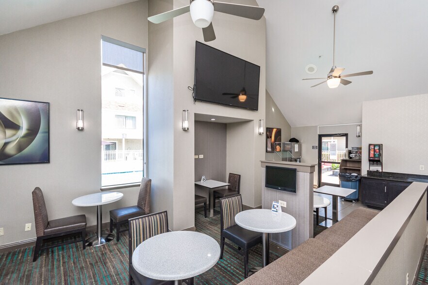 More Photos Of 1530 Howe Ave, Sacramento Hotel For Sale