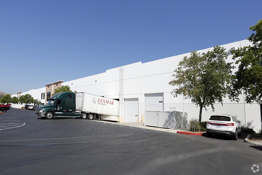 More Photos Of 28827-28887 W Industry Dr, Valencia Warehouse For Lease
