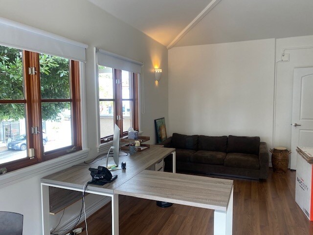 More Photos Of 1230 Montana Ave, Santa Monica Storefront Retail Office For Lease