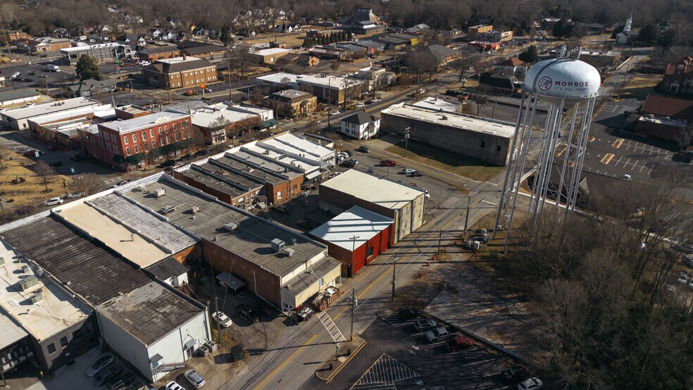 More Photos Of 116 S Broad St, Monroe Restaurant For Lease