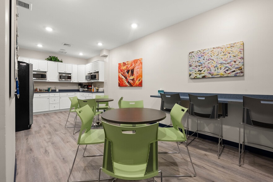More Photos Of 12800 Hospitality Way, Ocean City Office For Sale