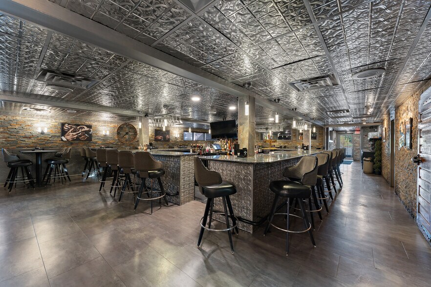 More Photos Of 4305 Portage St NW, Canton Restaurant For Sale