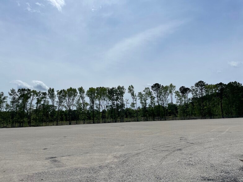 More Photos Of 5195 Ogeechee, Savannah Land For Lease