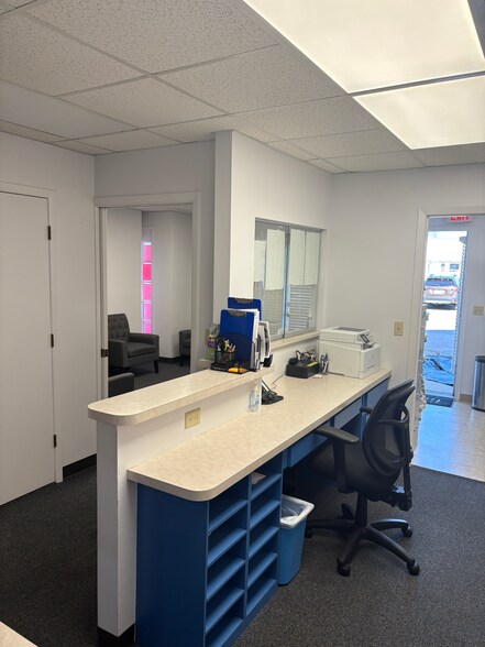 More Photos Of 1531 Tamiami Trl S, Venice Office For Sale