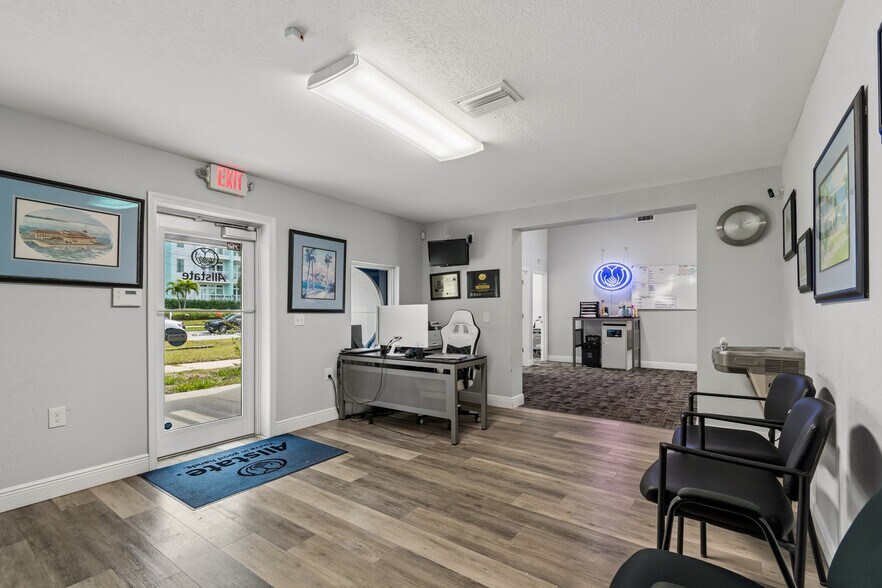 More Photos Of 3209 30th Ave S, Saint Petersburg Office For Sale