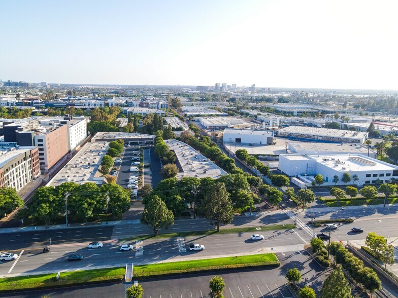 More Photos Of 1900 E Warner Ave, Santa Ana Light Manufacturing For Lease