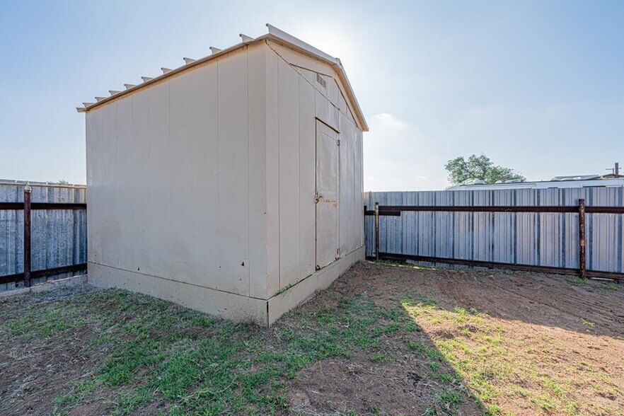 More Photos Of 1405 Garden City Hwy, Midland Office Residential For Sale
