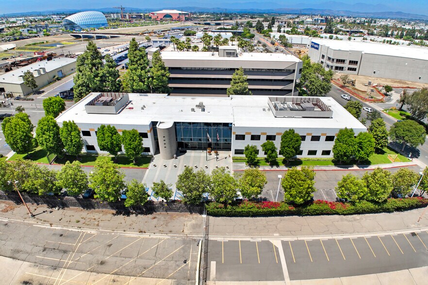 More Photos Of 744 N Eckhoff St, Orange Office For Sale