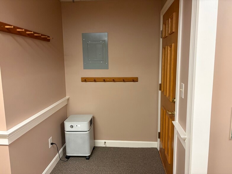 More Photos Of 74-76 Bedford St, Lexington Office For Lease