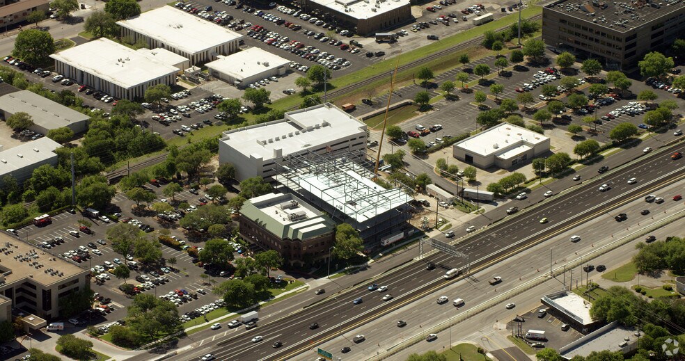 More Photos Of 8611 N Mo Pac Expy, Austin Medical For Lease