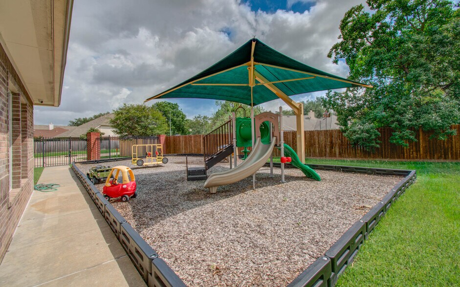More Photos Of 19647 River Bottom Rd, Katy Daycare Center For Sale