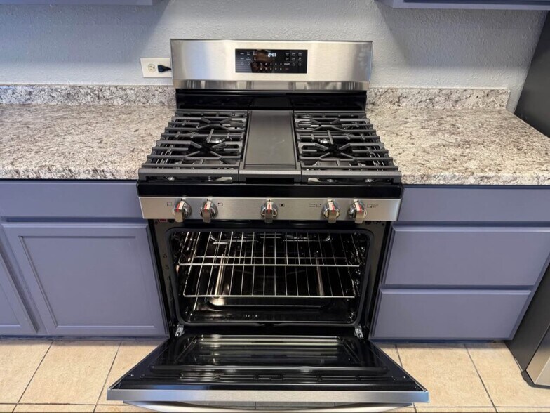 More Photos Of 309 Calgary Ave, San Antonio Multifamily For Sale