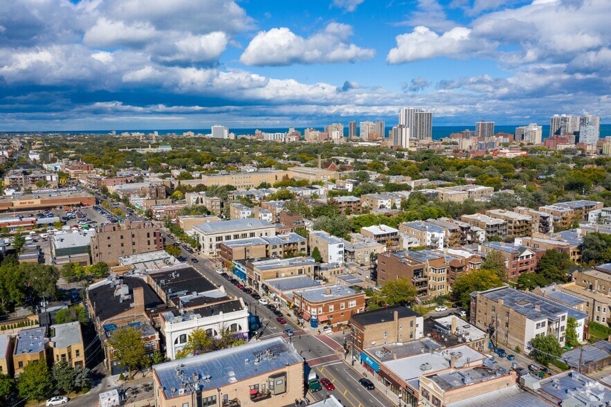 More Photos Of 5413 N Clark St, Chicago Storefront Retail Residential For Lease