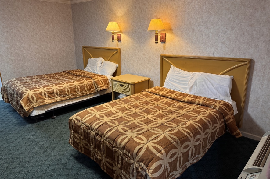 More Photos Of 206 E White Horse Pike, Galloway Hotel For Sale
