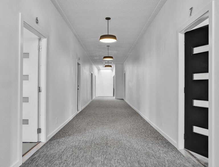 More Photos Of 1309-1311 1st St S, Nampa Storefront Retail Office For Sale