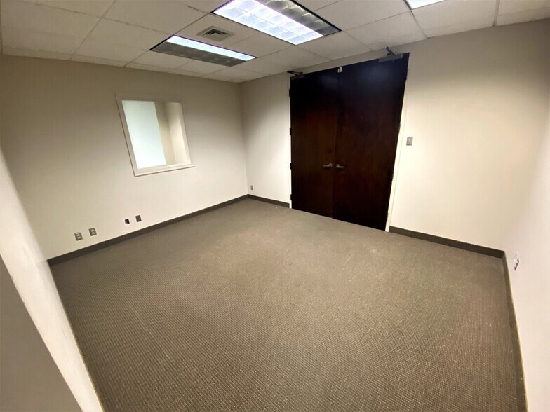 More Photos Of 500 E Main St, Norfolk Office Residential For Lease