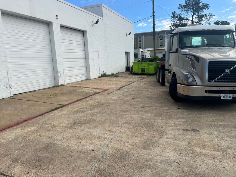 More Photos Of 500 Sheldon Rd, Channelview Auto Repair For Sale