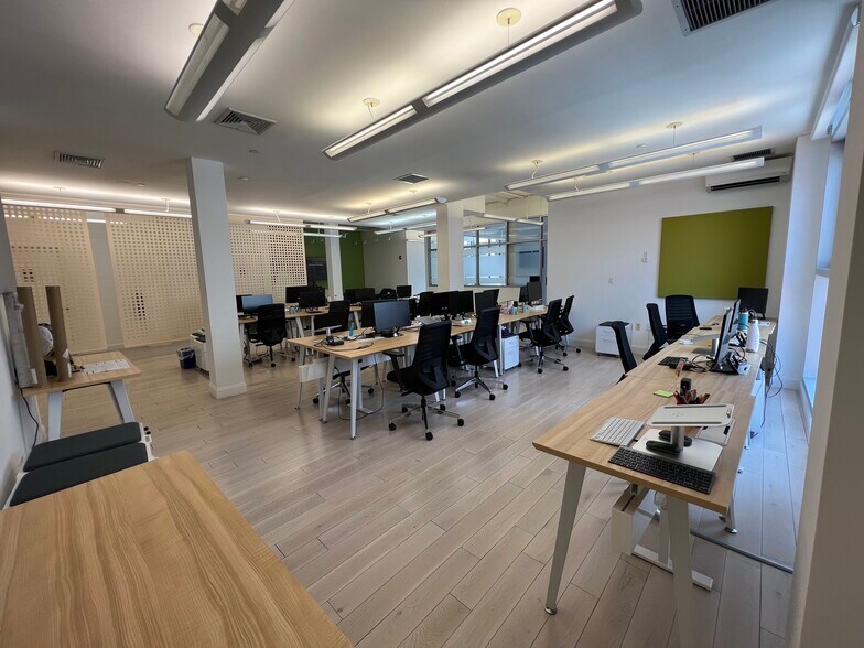More Photos Of 202 Centre St, New York Office For Lease