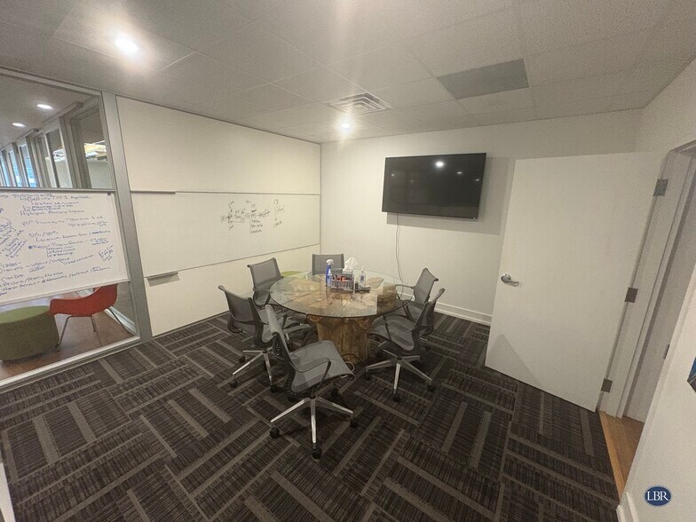 More Photos Of 1411 Highland Ave, Melbourne Office For Lease