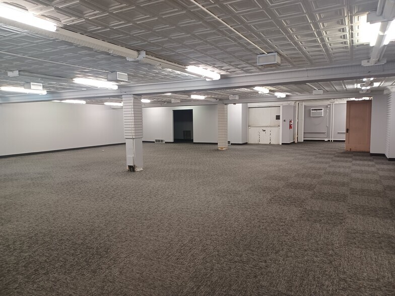 More Photos Of 724 Laurel St, Brainerd Storefront Retail Office For Sale