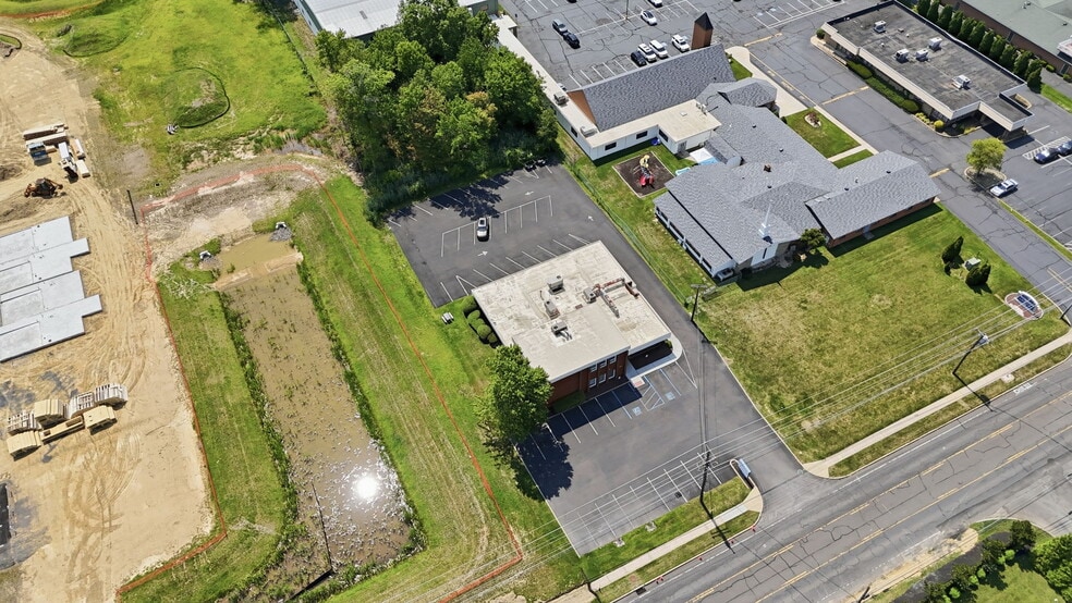 More Photos Of 1568 Woodbourne Rd, Levittown Office For Sale