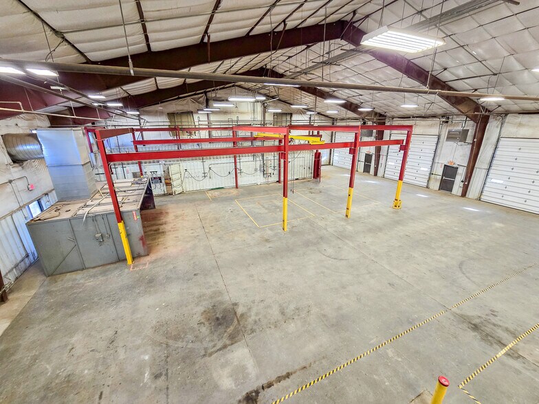 More Photos Of 5066 Owan Industrial Park Dr, Williston Warehouse For Lease