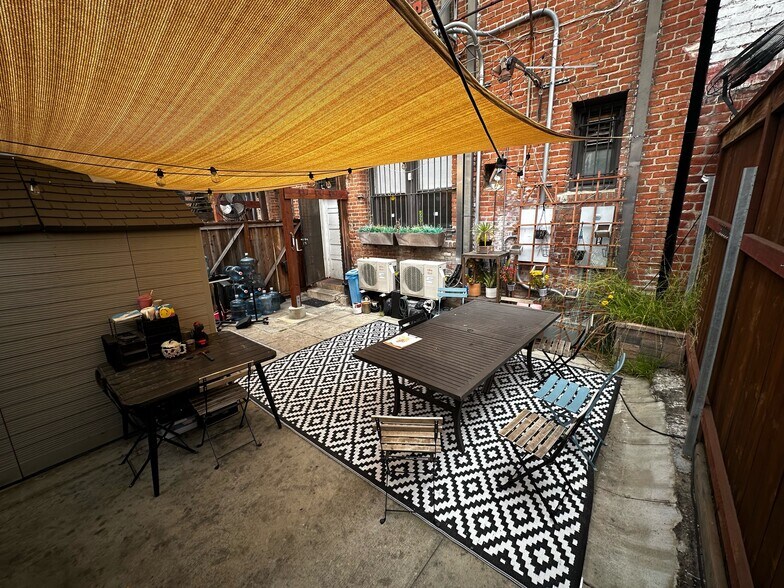 More Photos Of 5900-5908 N Figueroa St, Los Angeles General Retail For Sale