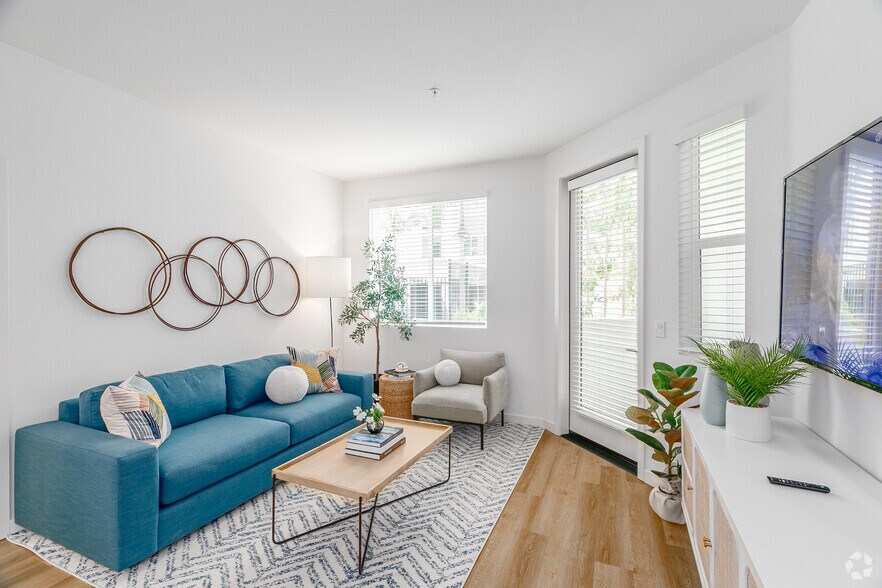 More Photos Of 1445 Town Center Dr, Chula Vista Apartments For Lease