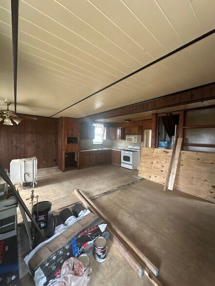 More Photos Of 408 E Main St, Sparta Specialty For Sale