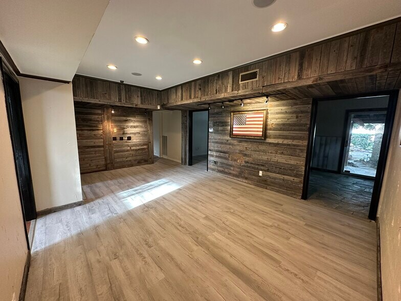More Photos Of 204 S Kentucky St, McKinney Office Residential For Sale