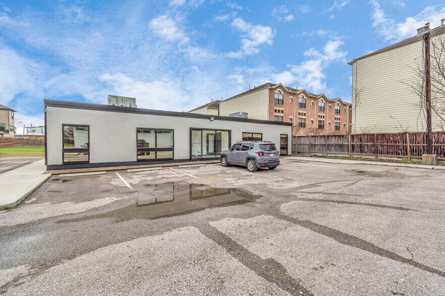 More Photos Of 8703 Meadowcroft Dr, Houston Medical For Lease