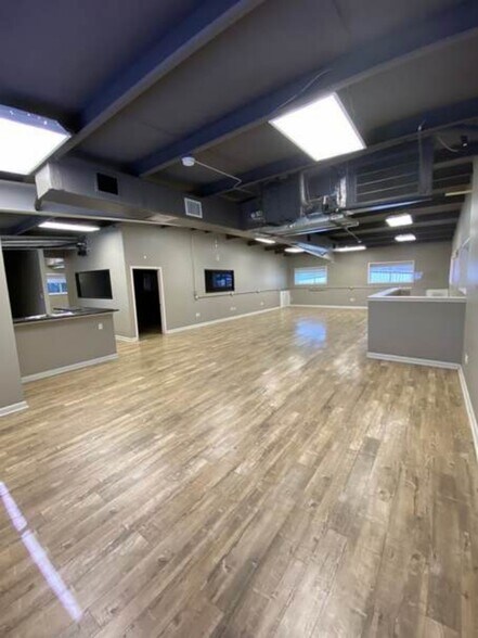 More Photos Of 1818 Federal Rd, Houston Warehouse For Lease