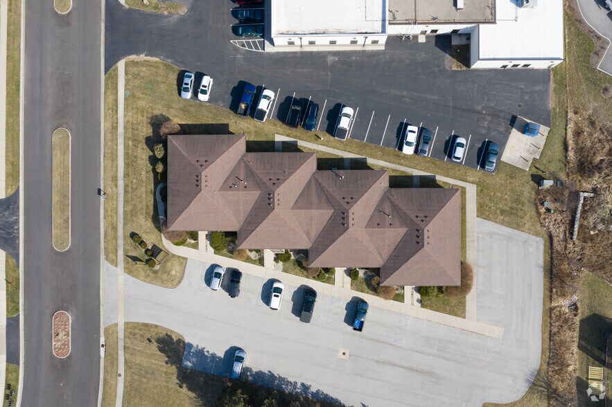 More Photos Of 27062-27100 Oakmead Dr, Perrysburg Medical For Lease