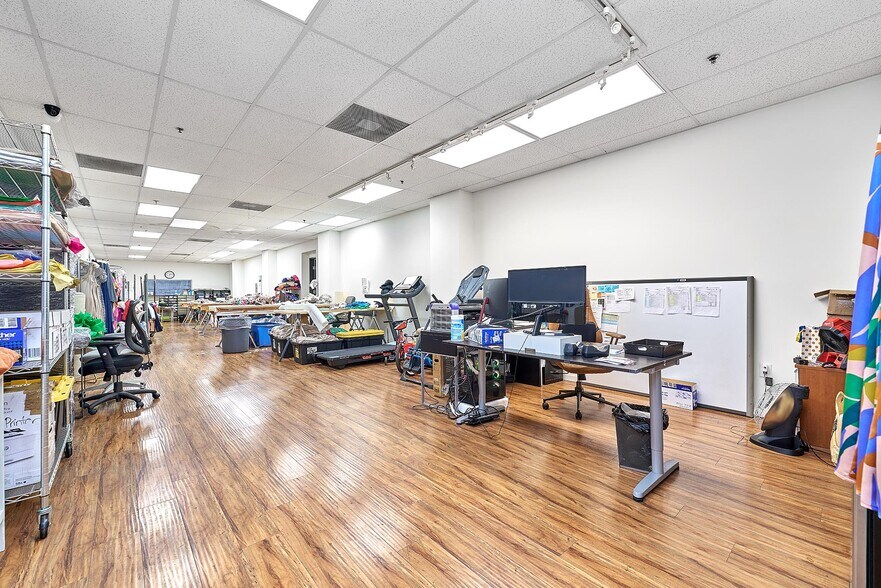 More Photos Of 3900-3912 S Broadway Pl, Los Angeles Manufacturing For Sale
