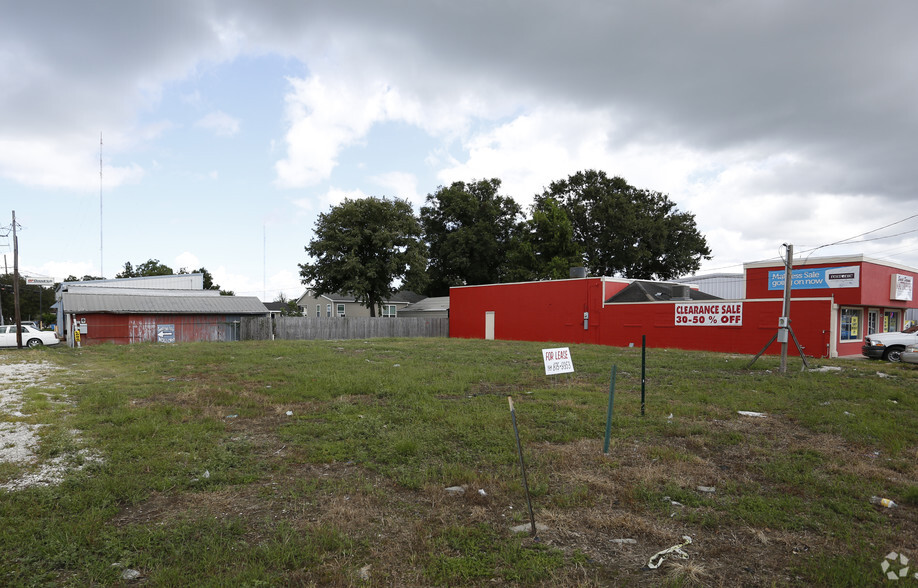 Primary Photo Of 201-203 E Judge Perez Dr, Chalmette Land For Lease