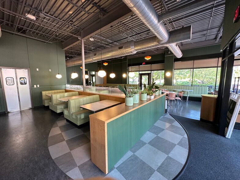 More Photos Of 924 Cherry St SE, Grand Rapids Storefront Retail Office For Lease