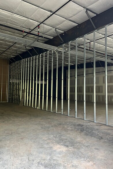 More Photos Of 670 Old Hull, Athens Flex For Lease