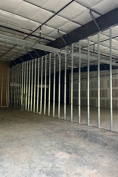 More Photos Of 670 Old Hull, Athens Flex For Lease