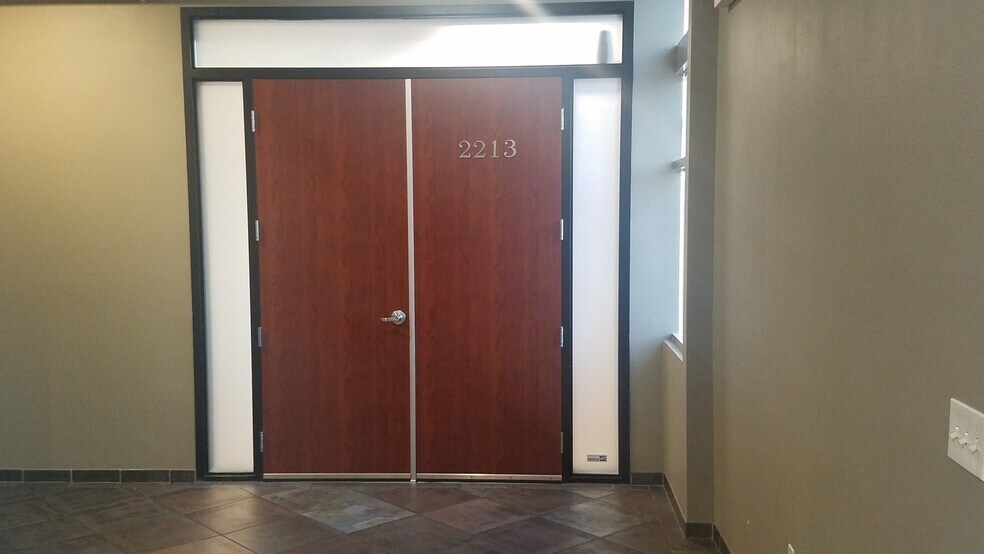 More Photos Of 375 N Stephanie St, Henderson Office For Lease