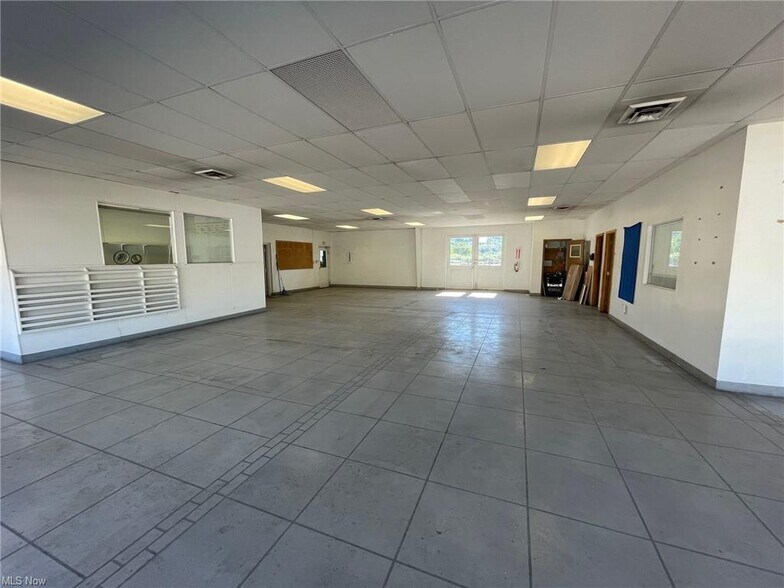 More Photos Of 1515 Franklin Ave, Toronto Industrial For Lease