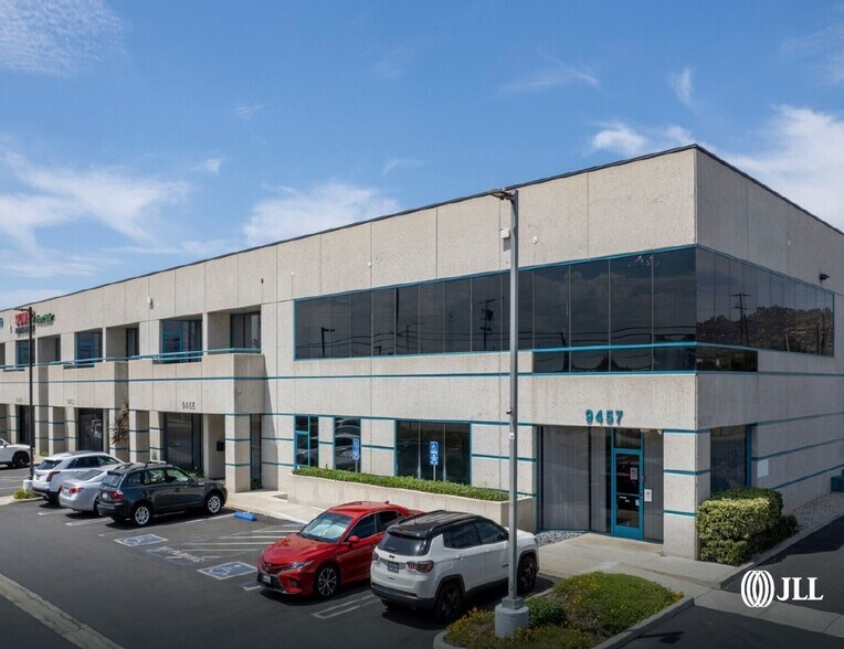 More Photos Of 9445-9457 De Soto Ave, Chatsworth Light Distribution For Lease