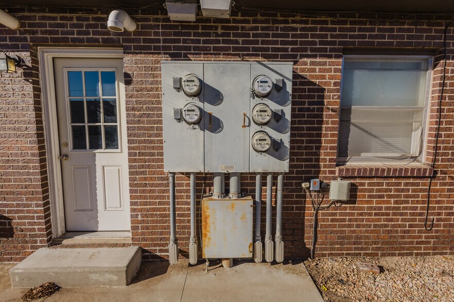 More Photos Of 3102 Sierra Pky, Hutchinson Apartments For Sale