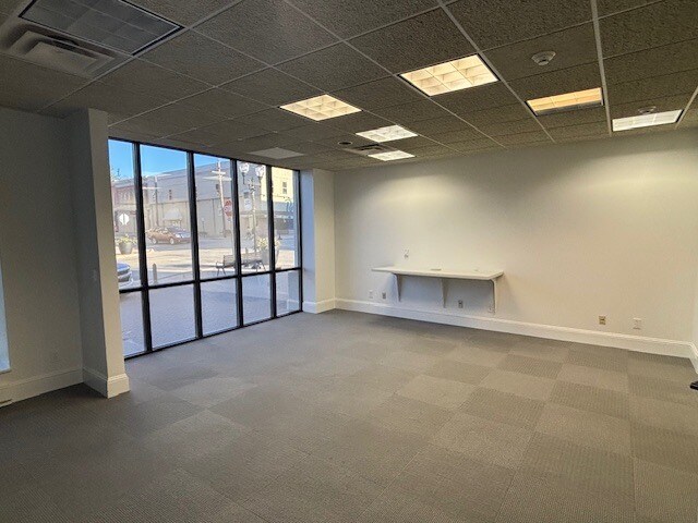 More Photos Of 201 N Clinton Ave, Saint Johns Storefront For Lease