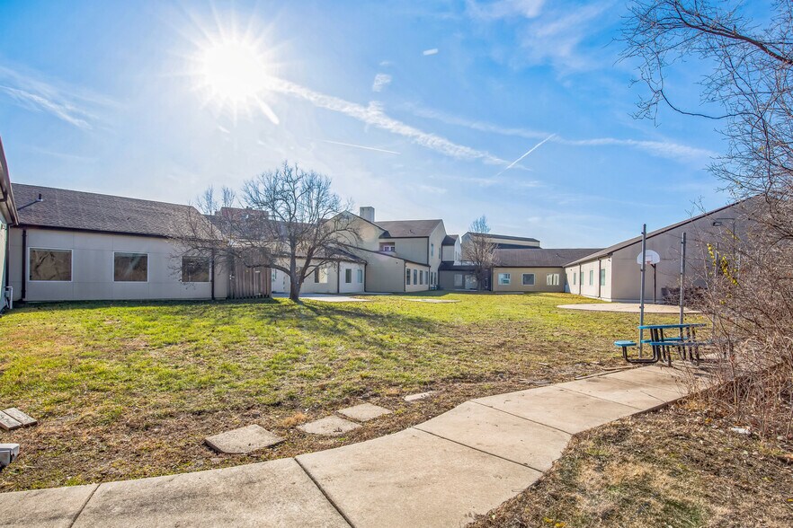 More Photos Of 5121 Raytown Rd, Kansas City Hospital For Sale