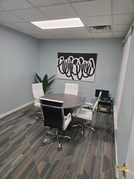 More Photos Of 7601 Conroy Windermere Rd, Orlando Office For Lease