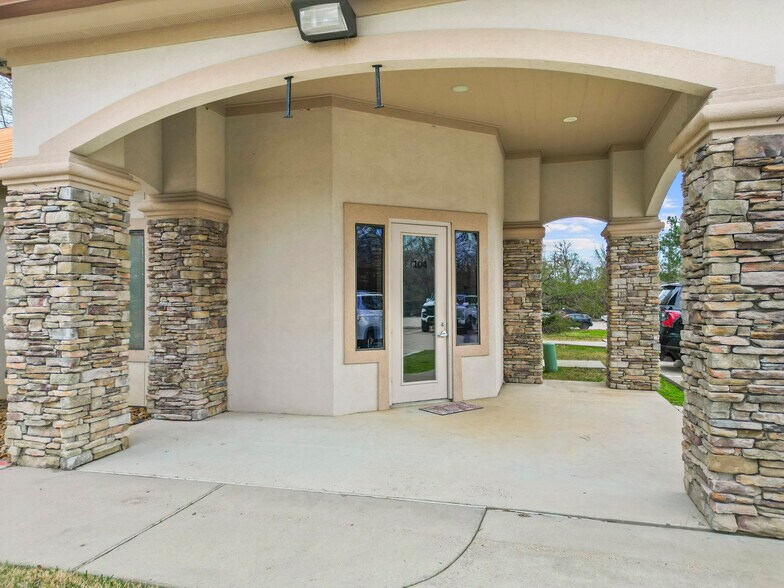 More Photos Of 123 Blue Heron Dr, Montgomery Office For Lease