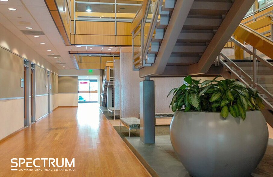 More Photos Of 18433 Roscoe Blvd, Northridge Medical For Lease